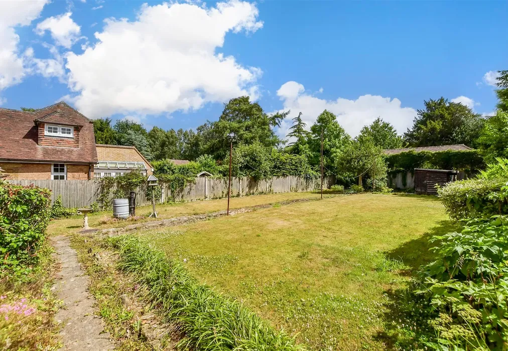 Rear Garden - Honey Lane, Otham, Maidstone, Kent - Wards of Kent