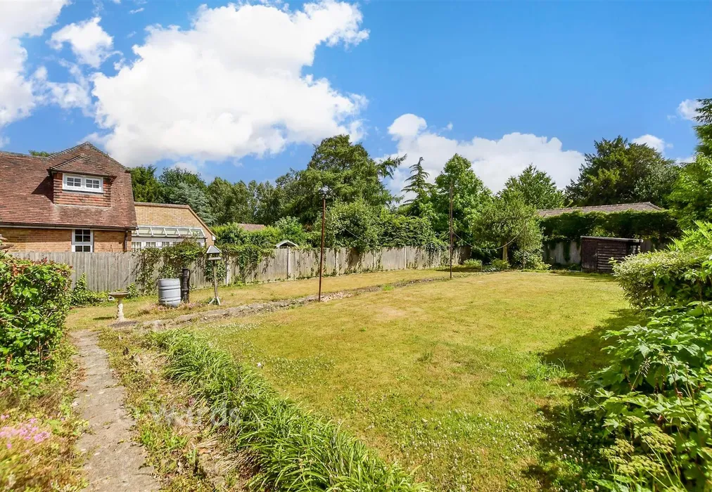 Rear Garden - Honey Lane, Otham, Maidstone, Kent - Wards of Kent