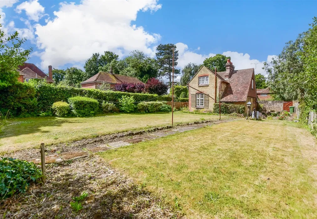 Rear Garden - Honey Lane, Otham, Maidstone, Kent - Wards of Kent