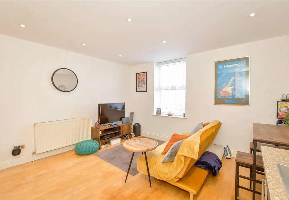 Lounge/ Kitchen - South Parade, Southsea, Hampshire - Wards of Kent