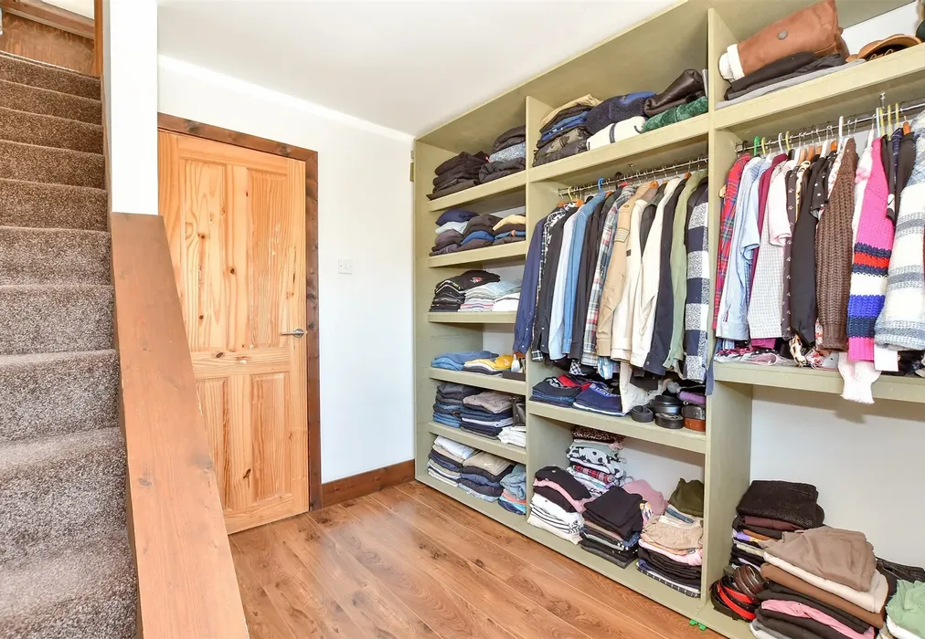 Dressing Room - Ash Grove, Bognor Regis, West Sussex - Wards of Kent