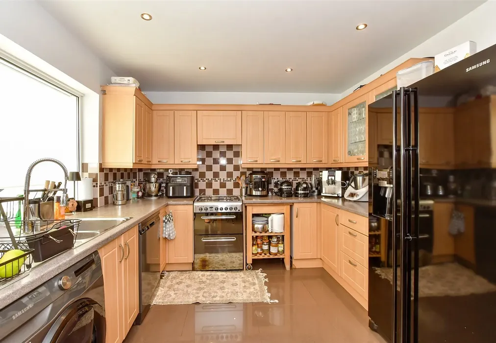 Kitchen/Diner - Ash Grove, Bognor Regis, West Sussex - Wards of Kent