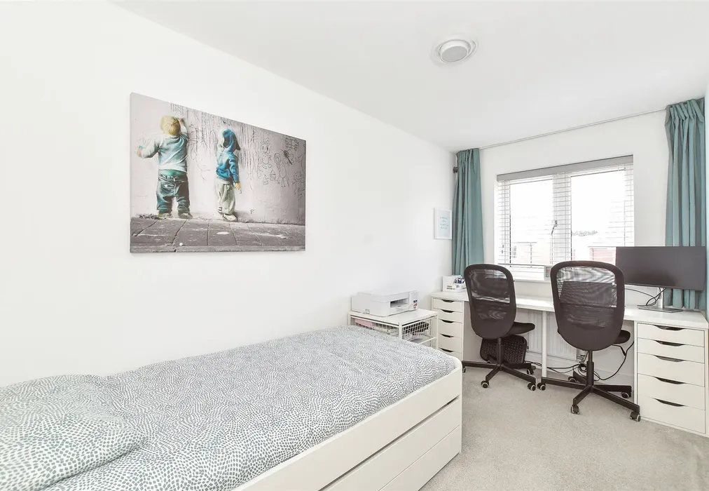 Bedroom 2 - Farrier Way, Fontwell, Chichester, West Sussex - Wards of Kent