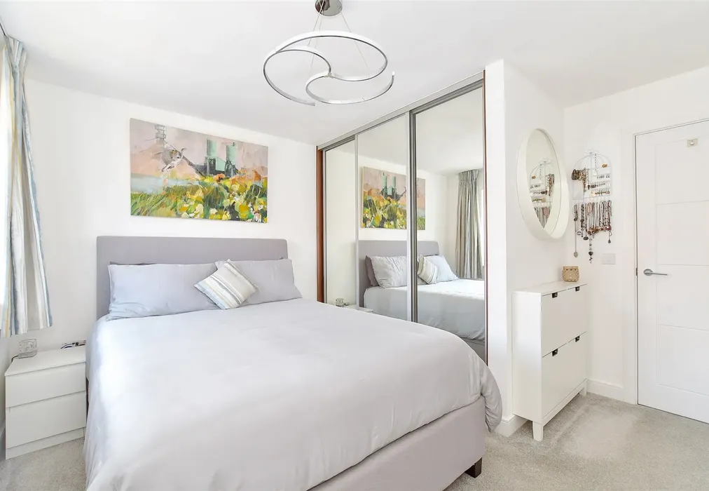 Bedroom 1 - Farrier Way, Fontwell, Chichester, West Sussex - Wards of Kent