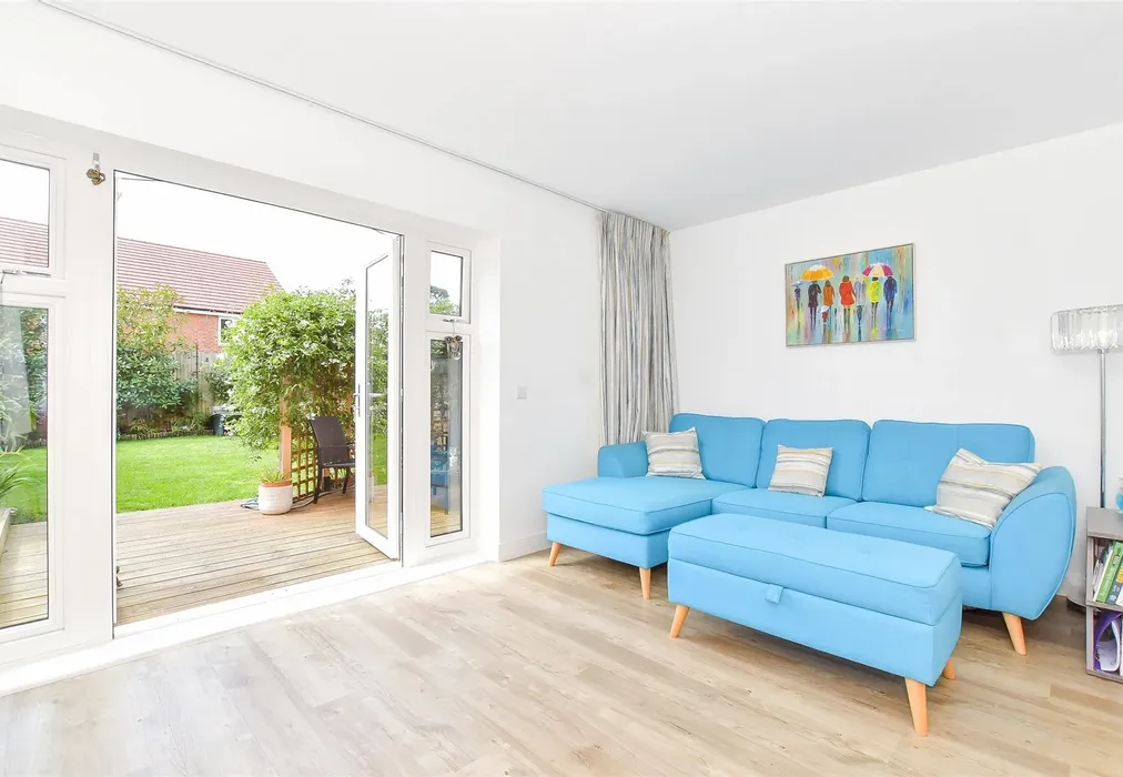 Internal Feature - Farrier Way, Fontwell, Chichester, West Sussex - Wards of Kent