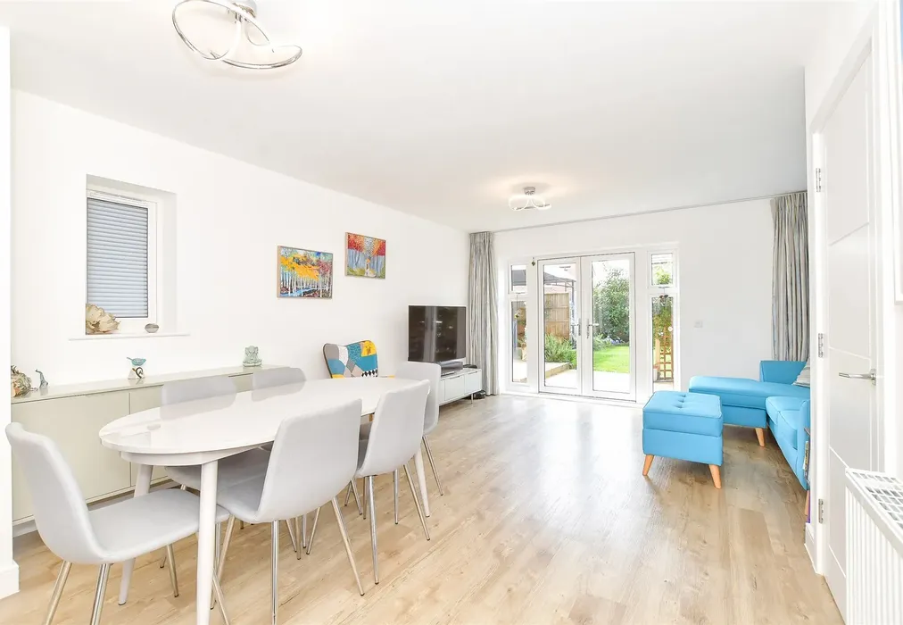 Lounge/ Diner - Farrier Way, Fontwell, Chichester, West Sussex - Wards of Kent