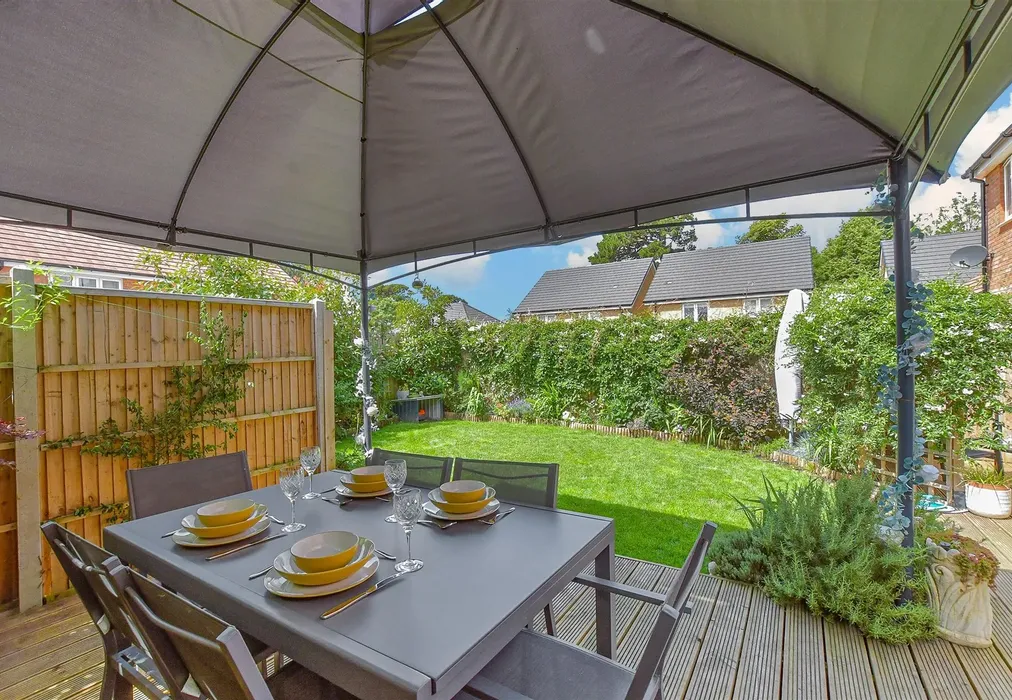 Rear Garden - Farrier Way, Fontwell, Chichester, West Sussex - Wards of Kent