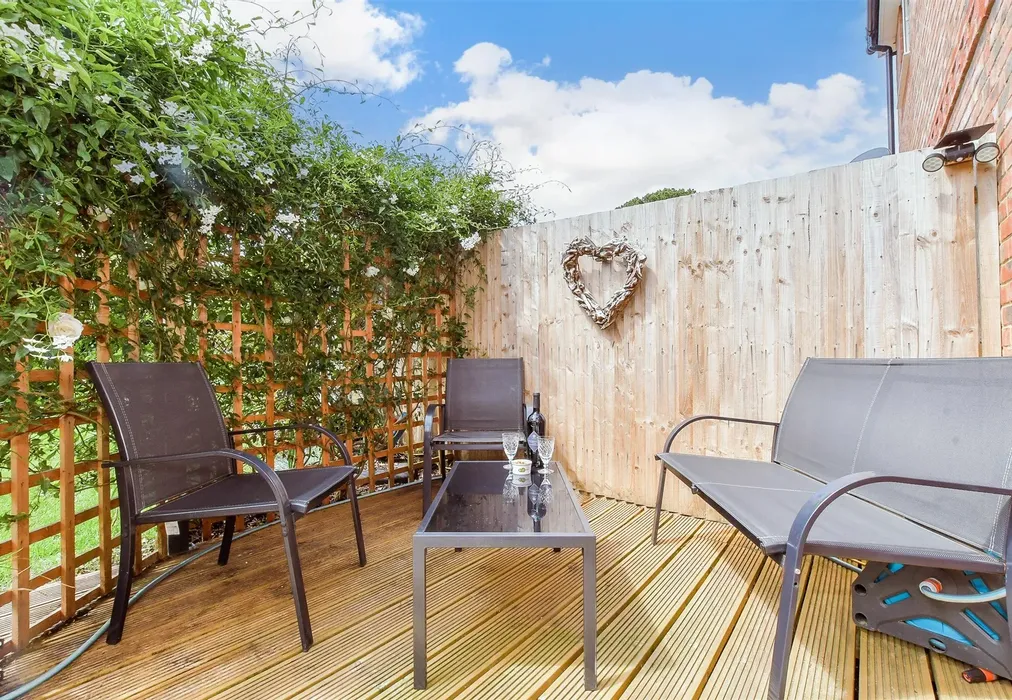 Rear Garden - Farrier Way, Fontwell, Chichester, West Sussex - Wards of Kent