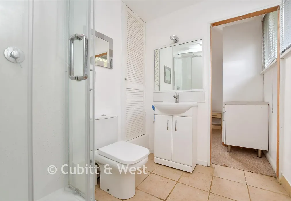 En-Suite Shower Room - Laglands Close, Reigate, Surrey - Wards of Kent