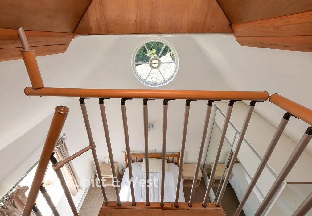 Internal Lifestyle Photograph - Laglands Close, Reigate, Surrey - Wards of Kent