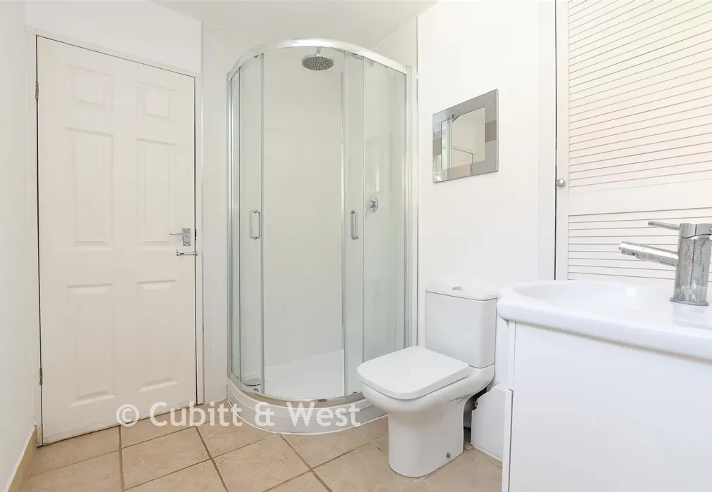 En-Suite Shower Room - Laglands Close, Reigate, Surrey - Wards of Kent