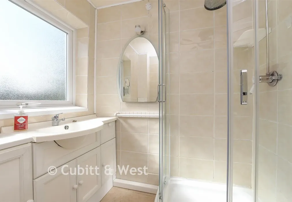 Shower Room - Laglands Close, Reigate, Surrey - Wards of Kent