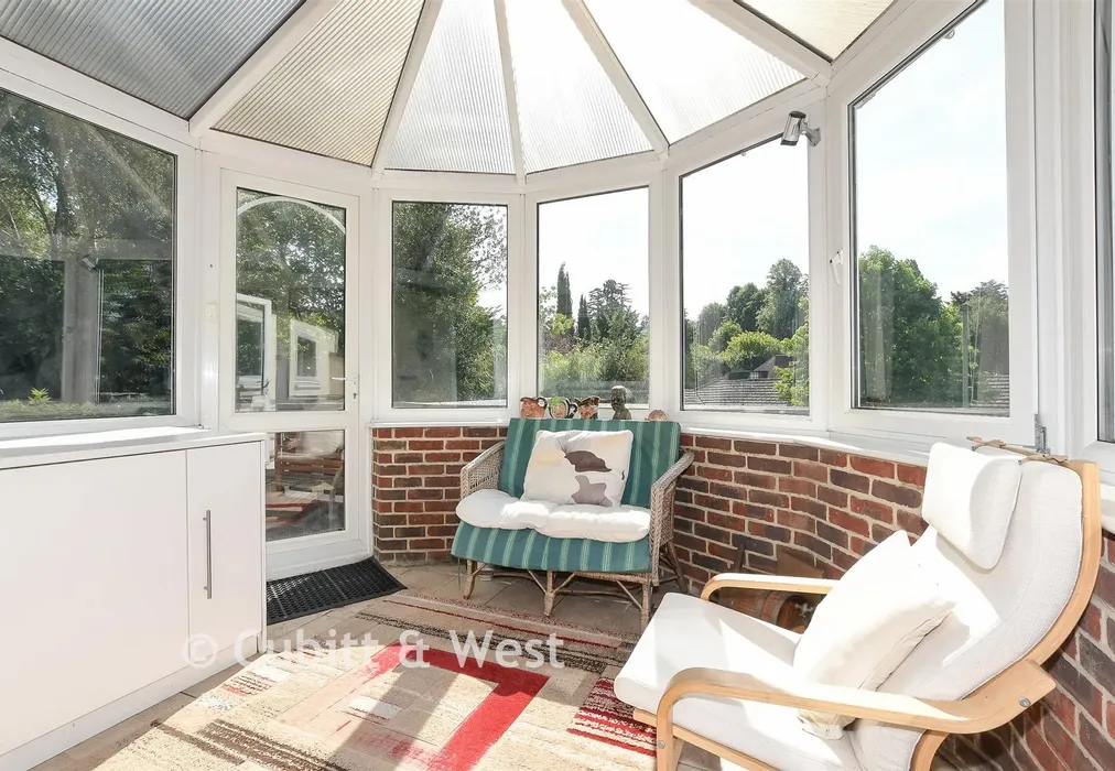 Conservatory - Laglands Close, Reigate, Surrey - Wards of Kent