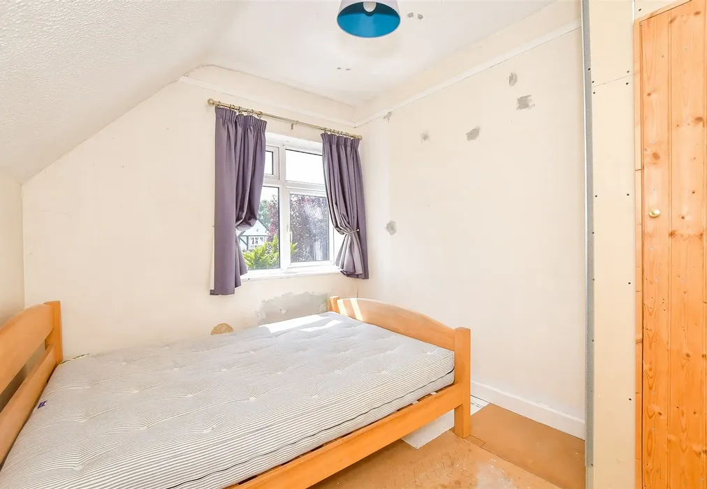 Bedroom 1 - Barnham Road, Eastergate, Chichester, West Sussex - Wards of Kent