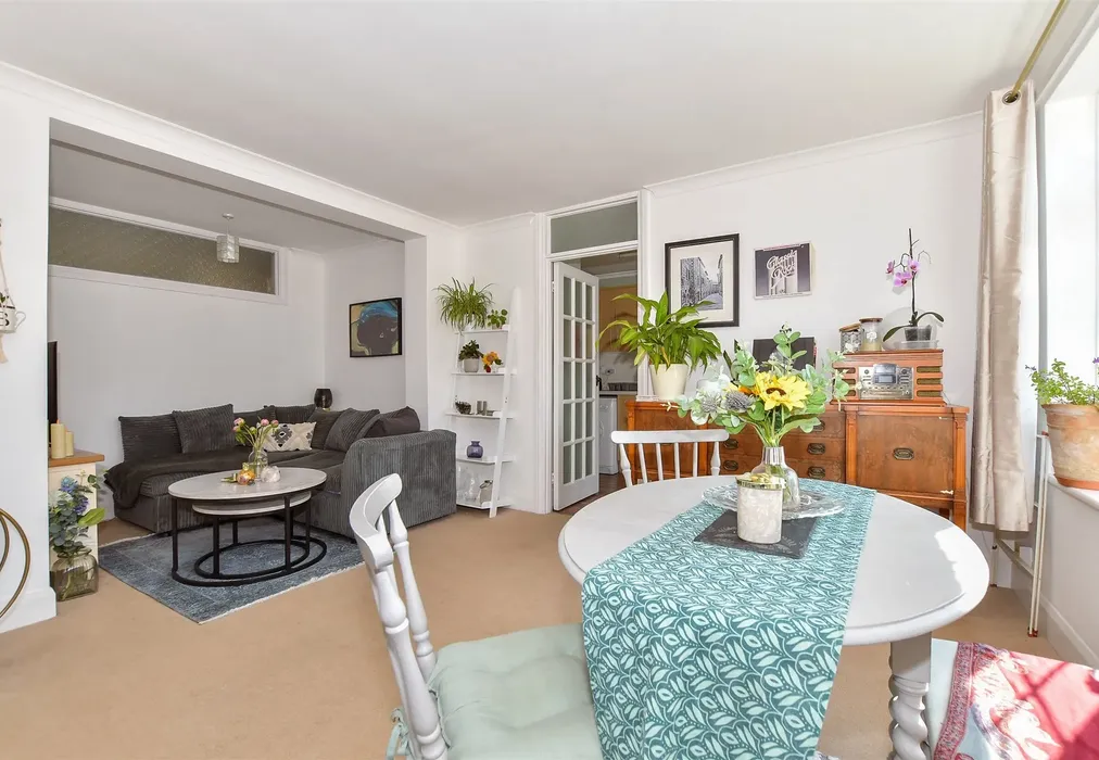 Lounge - South Road, Hythe, Kent - Wards of Kent