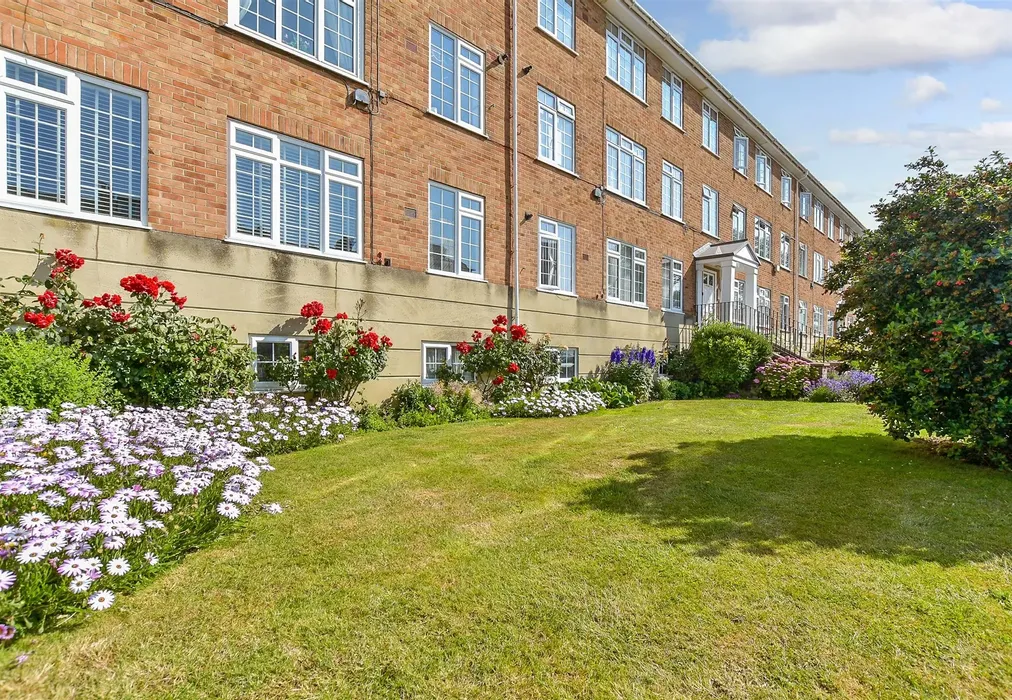 Communal Gardens - South Road, Hythe, Kent - Wards of Kent