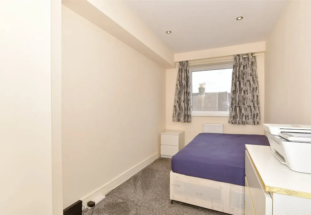 Bedroom 2 - London Road, Sittingbourne, Kent - Wards of Kent