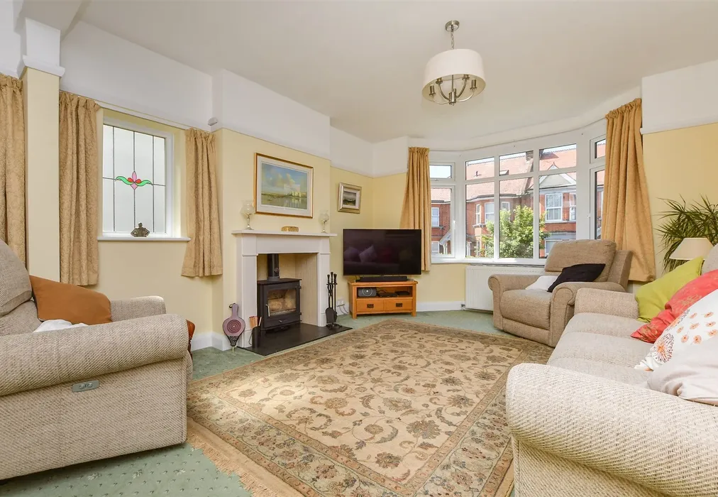 Lounge - Madeira Road, Margate, Kent - Wards of Kent