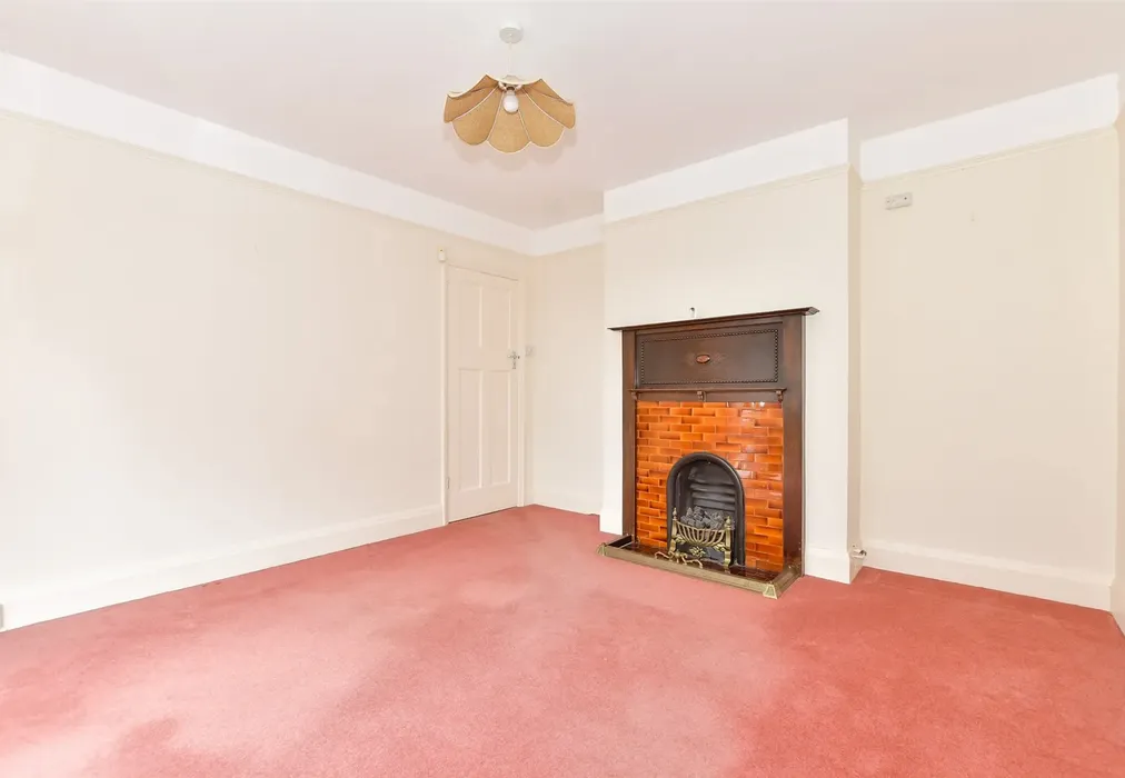 Lounge - Pegwell Road, Ramsgate, Kent - Wards of Kent