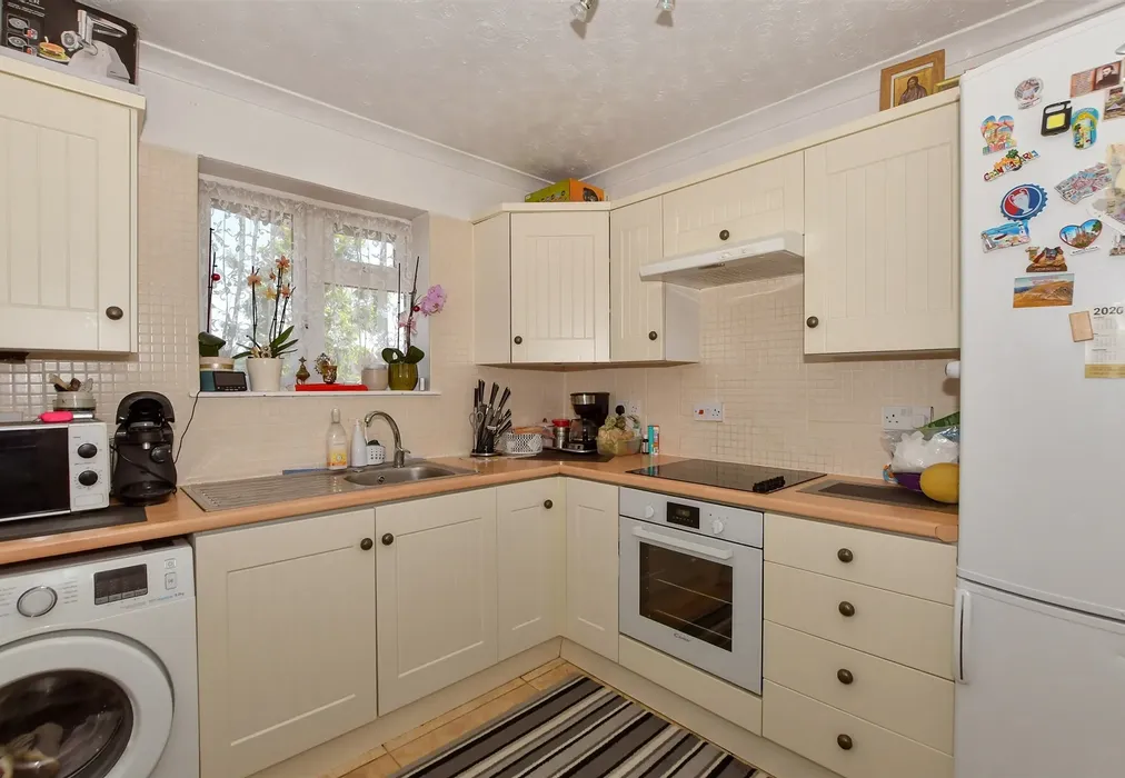 Kitchen - Bishops Close, Nettlestead, Maidstone, Kent - Wards of Kent