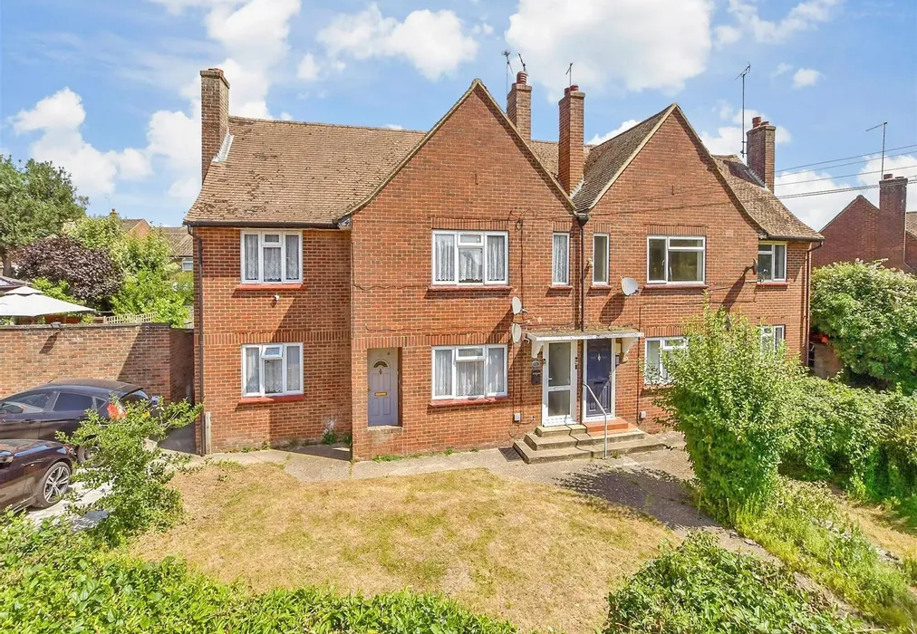 Web External - Bishops Close, Nettlestead, Maidstone, Kent - Wards of Kent
