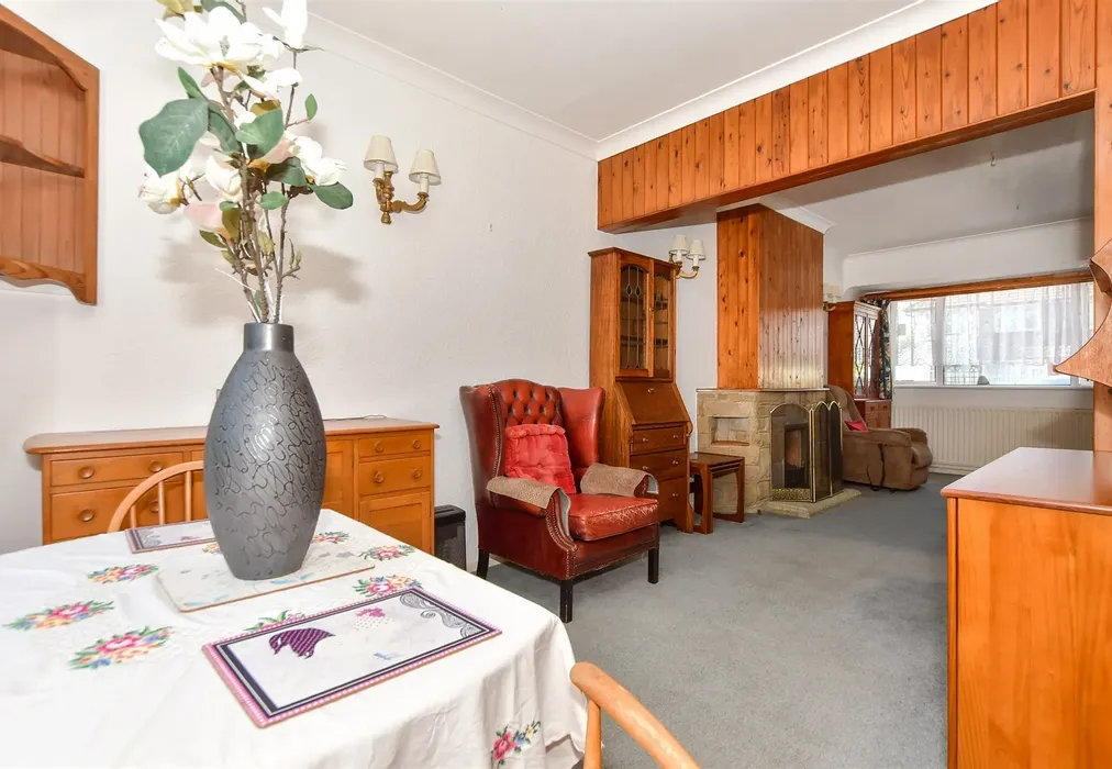 Dining Area - Chaseside Close, Romford, Essex - Wards of Kent