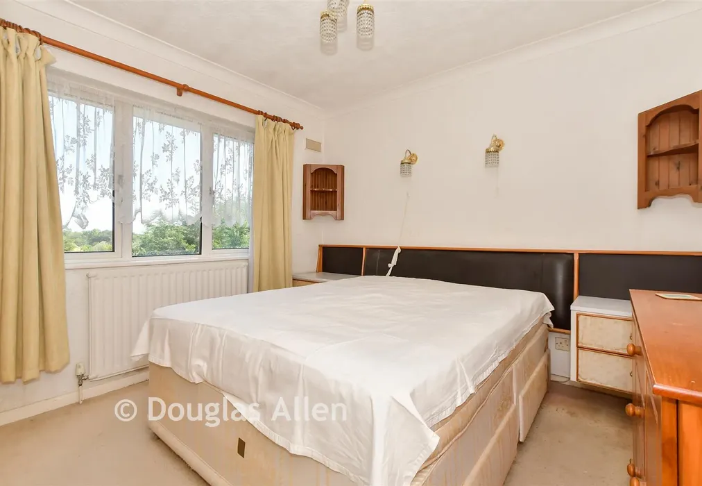 Bedroom 2 - Chaseside Close, Romford, Essex - Wards of Kent