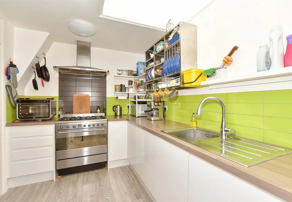 Kitchen - Shorncliffe Road, Folkestone, Kent - Wards of Kent