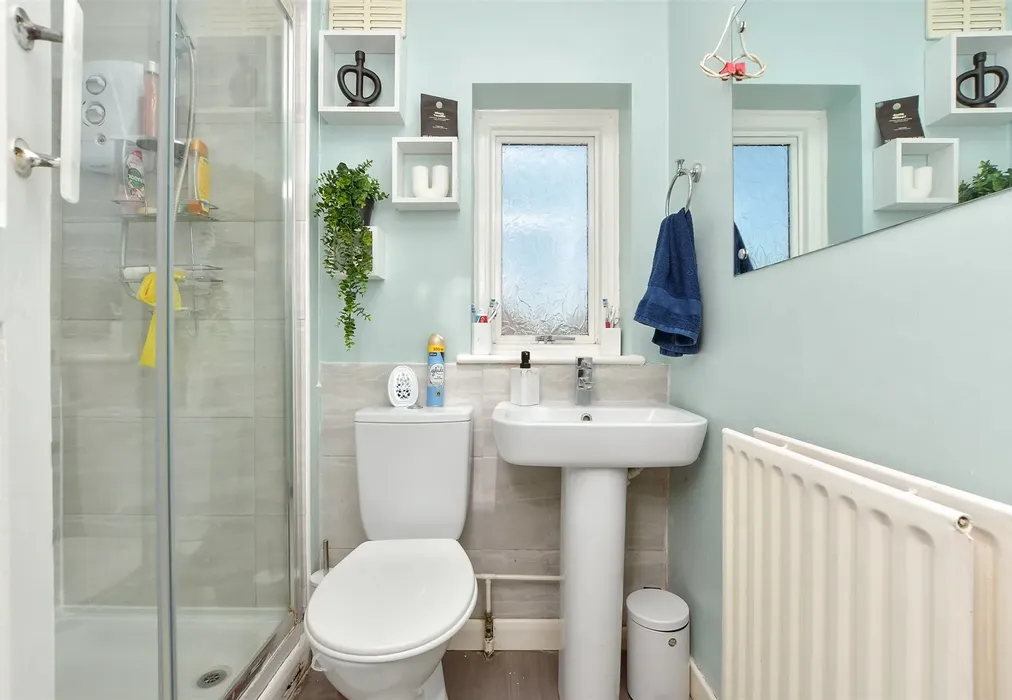 Shower Room - Rockstone Way, Ramsgate, Kent - Wards of Kent