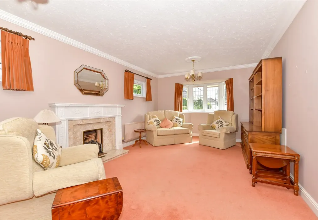 Lounge - Glebe Park Avenue, Havant, Hampshire - Wards of Kent