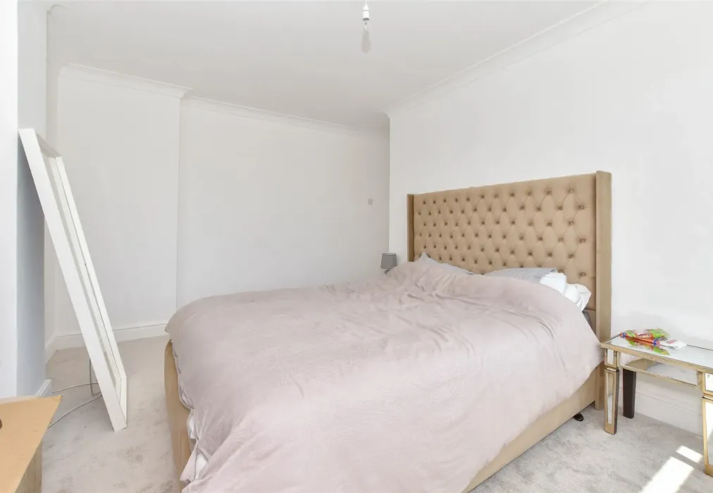 Bedroom 1 - Hawthorn Avenue, Sheerness, Kent - Wards of Kent