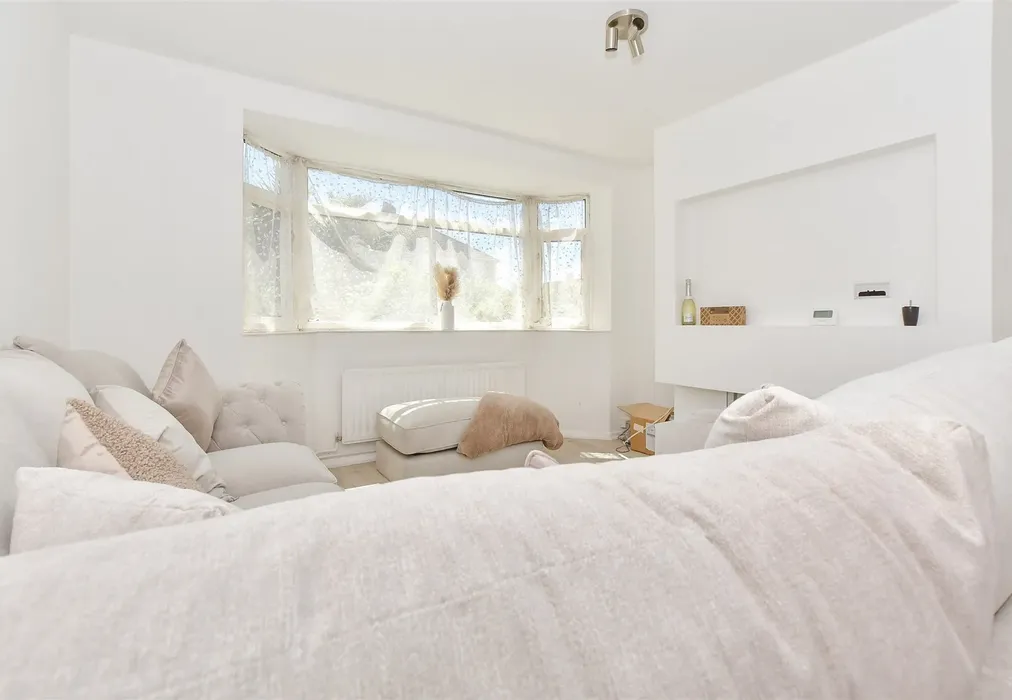 Lounge/Dining Area - Hawthorn Avenue, Sheerness, Kent - Wards of Kent