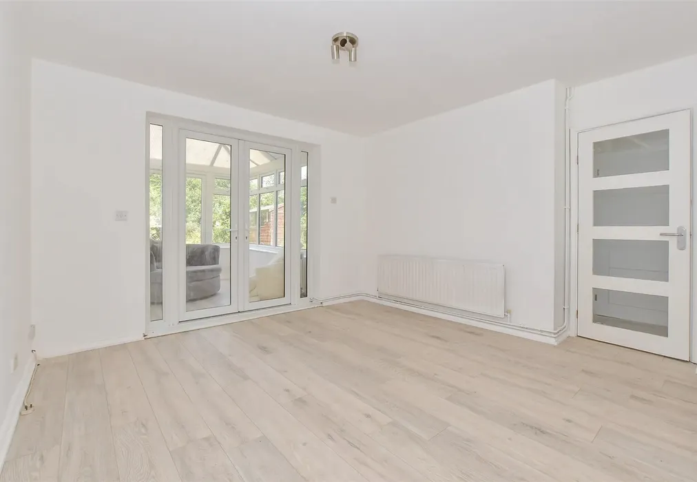 Lounge/Dining Area - Hawthorn Avenue, Sheerness, Kent - Wards of Kent