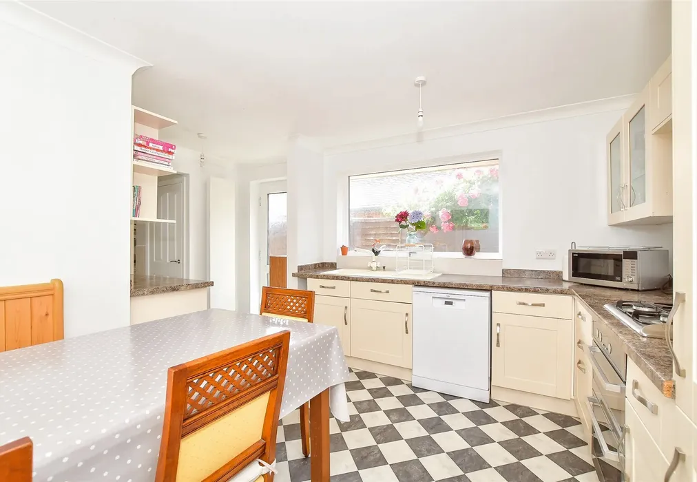 Kitchen/Breakfast Room - Fontwell Avenue, Eastergate, Chichester, West Sussex - Wards of Kent
