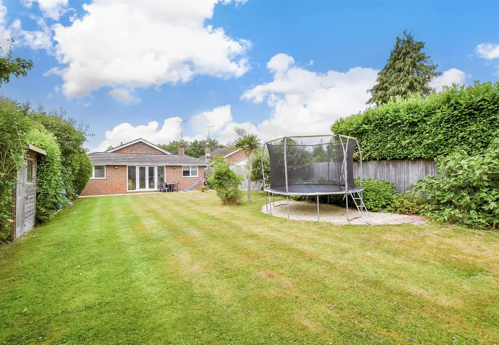 Rear Garden - Fontwell Avenue, Eastergate, Chichester, West Sussex - Wards of Kent