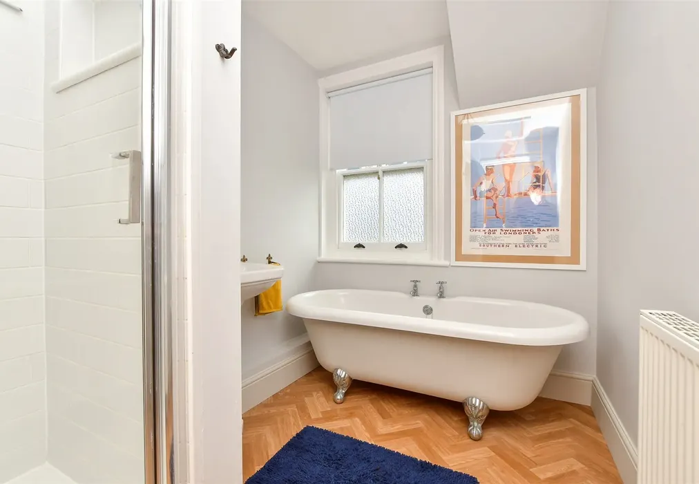 Bathroom - Ethelred Road, Westgate-On-Sea, Kent - Wards of Kent