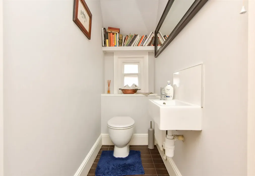 Bathroom - Ethelred Road, Westgate-On-Sea, Kent - Wards of Kent