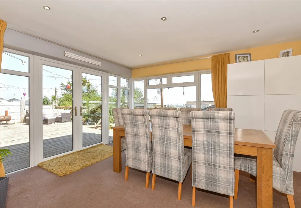 Lounge/Diner - Cliff Drive, Warden, Sheerness, Kent - Wards of Kent