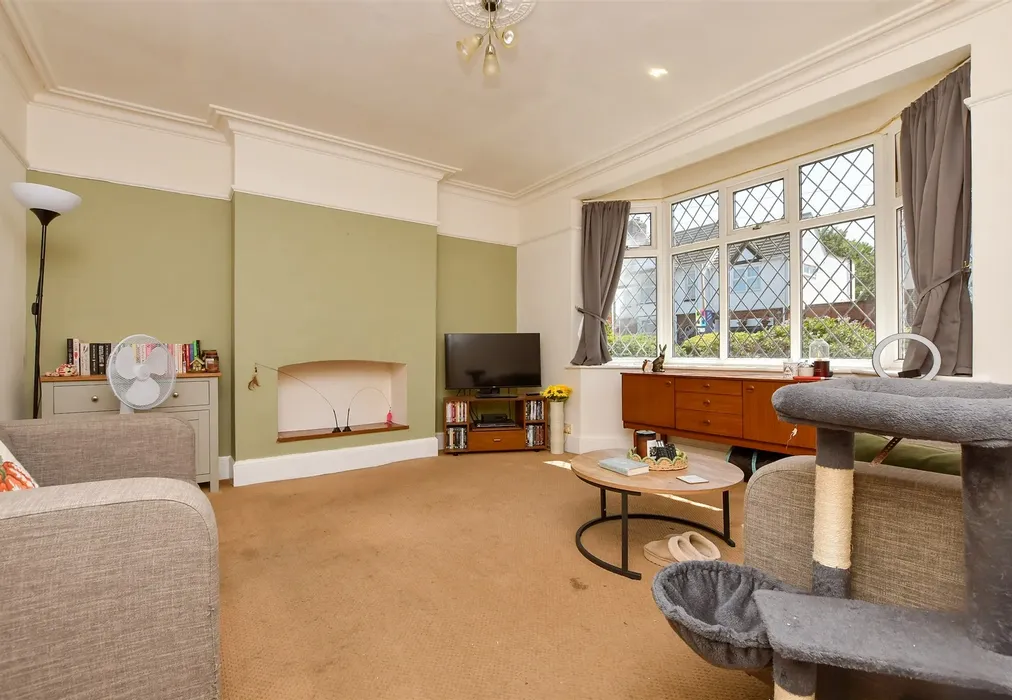 Lounge - Beacon Road, Broadstairs, Kent - Wards of Kent