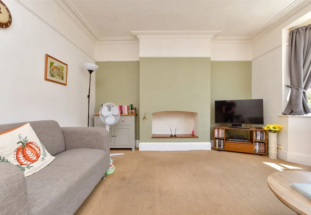 Lounge - Beacon Road, Broadstairs, Kent - Wards of Kent