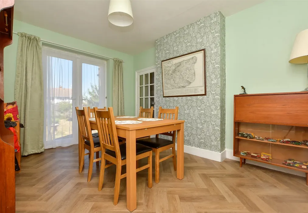 Dining Room - Beacon Road, Broadstairs, Kent - Wards of Kent