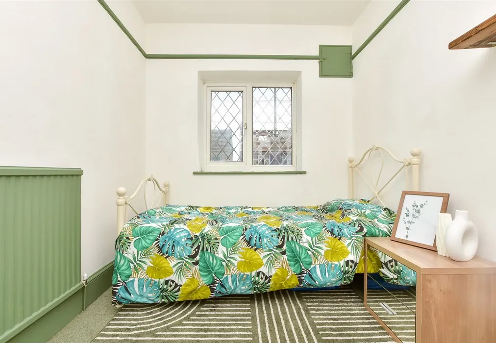 Bedroom 3 - Beacon Road, Broadstairs, Kent - Wards of Kent