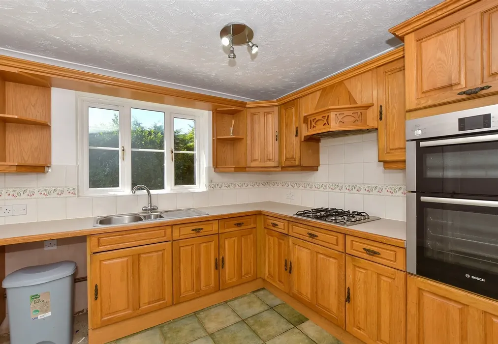 Kitchen - William Judge Close, Tenterden, Kent - Wards of Kent