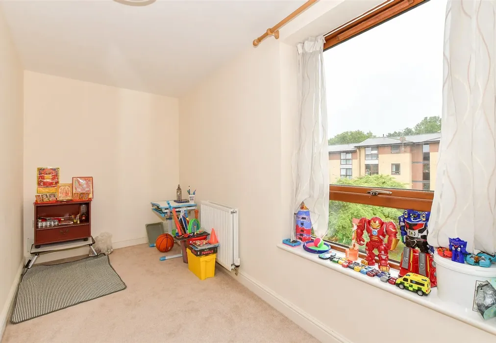 Bedroom 2 - Commonwealth Drive, Three Bridges, Crawley, West Sussex - Wards of Kent