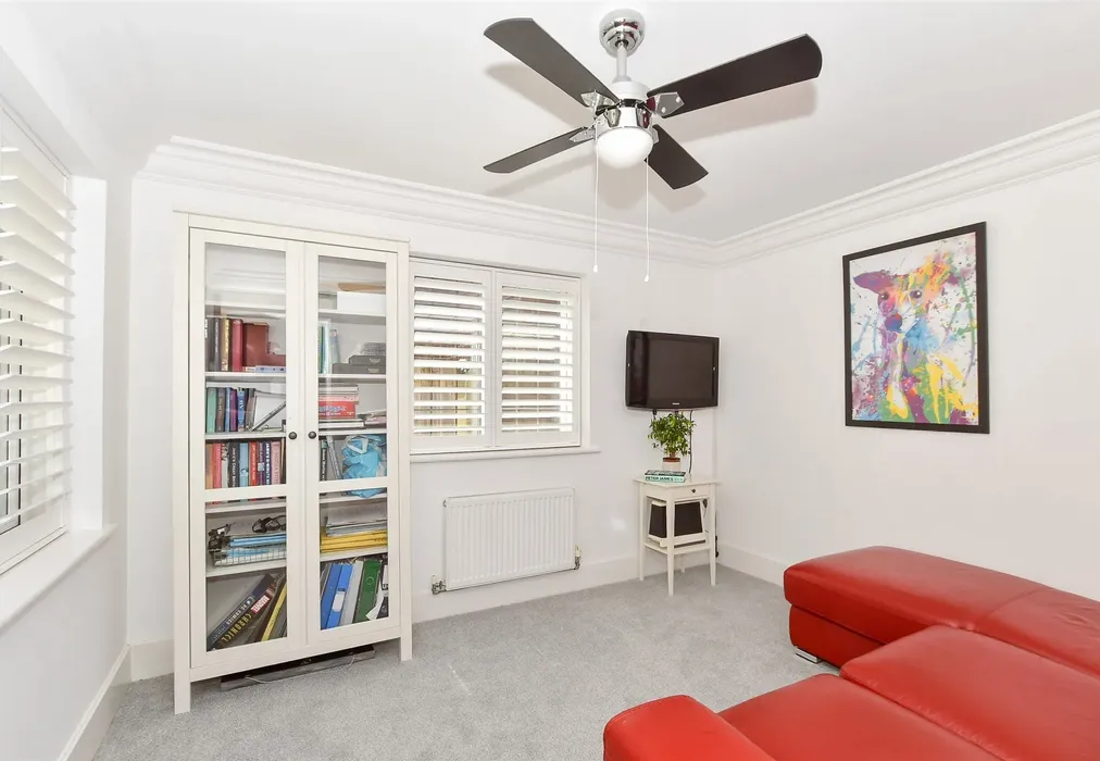Family Room - Linfield Lane, Ashington, West Sussex - Wards of Kent