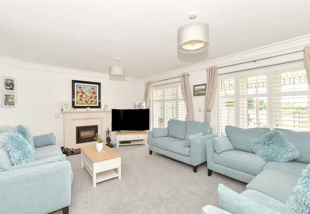 Sitting Room - Linfield Lane, Ashington, West Sussex - Wards of Kent