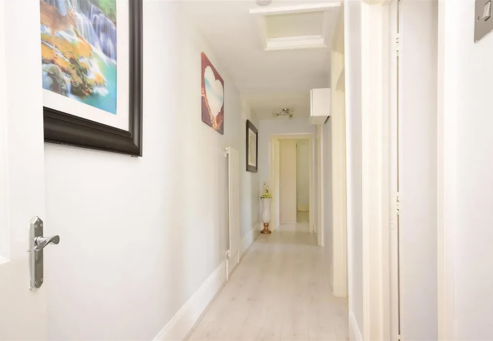 Entrance Hall - Wickham Road, Shirley, Croydon, Surrey - Wards of Kent
