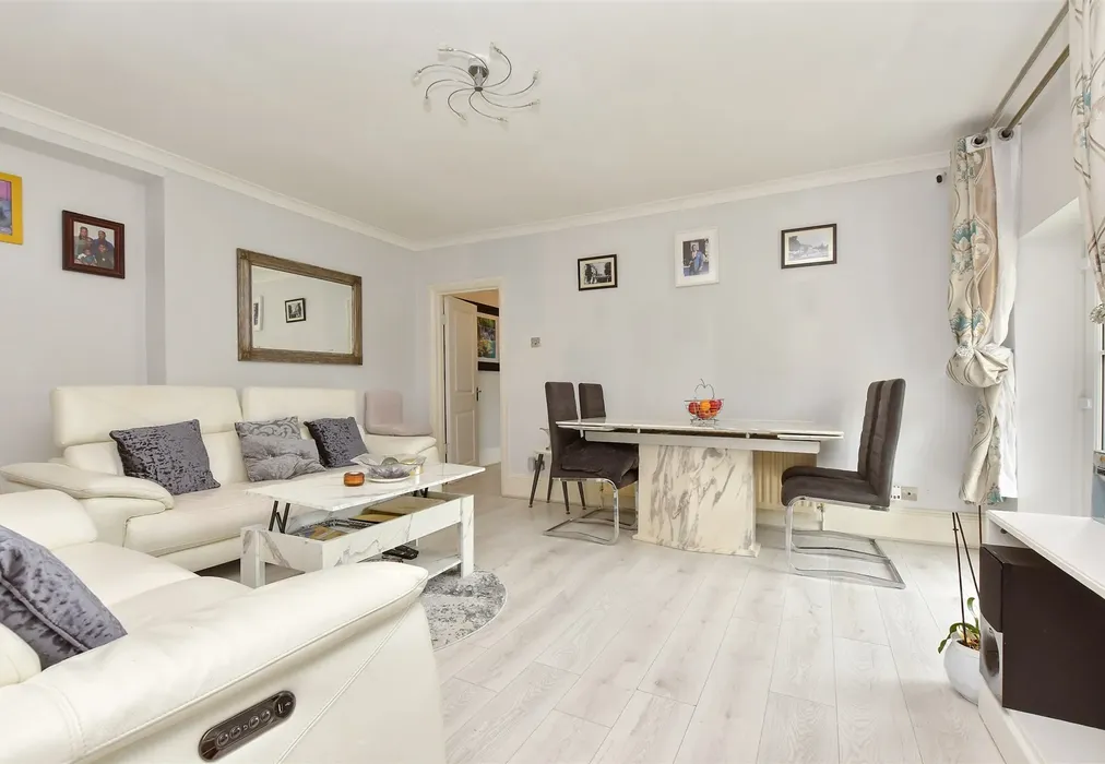 Lounge - Wickham Road, Shirley, Croydon, Surrey - Wards of Kent