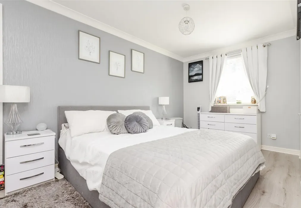 Bedroom 1 - Applecross Close, Rochester, Kent - Wards of Kent