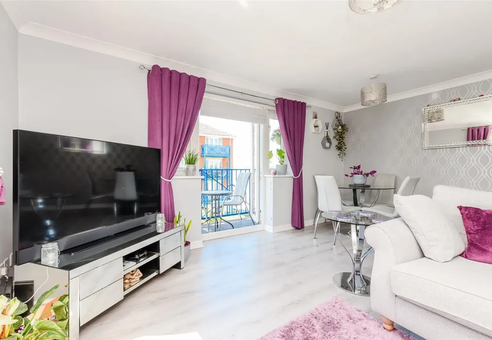 Lounge/Diner - Applecross Close, Rochester, Kent - Wards of Kent